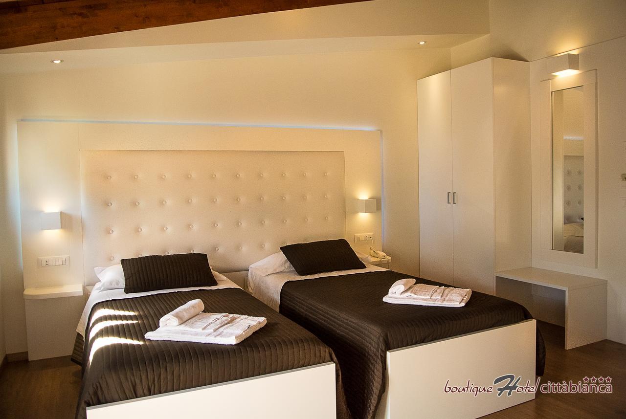 Boutique Hotel E Spa Citta Bianca เปสการา ภายนอก รูปภาพ
