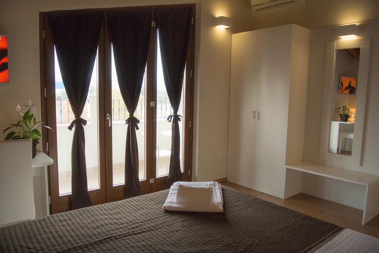 Boutique Hotel E Spa Citta Bianca เปสการา ภายนอก รูปภาพ
