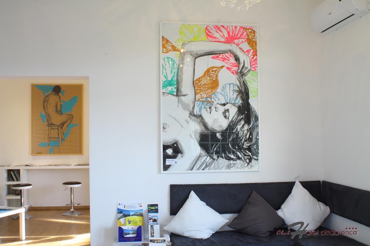 Boutique Hotel E Spa Citta Bianca เปสการา ภายนอก รูปภาพ