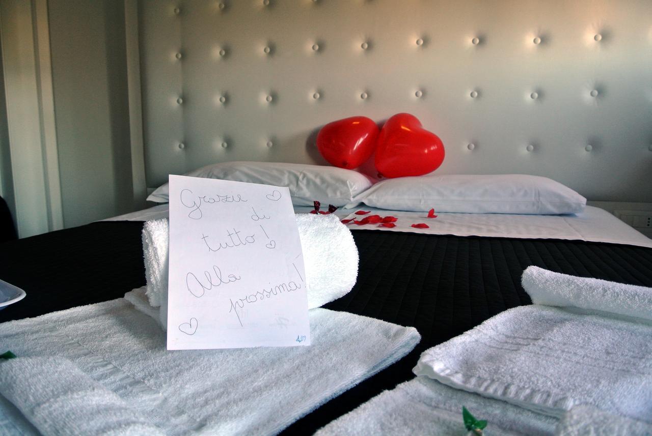 Boutique Hotel E Spa Citta Bianca เปสการา ภายนอก รูปภาพ