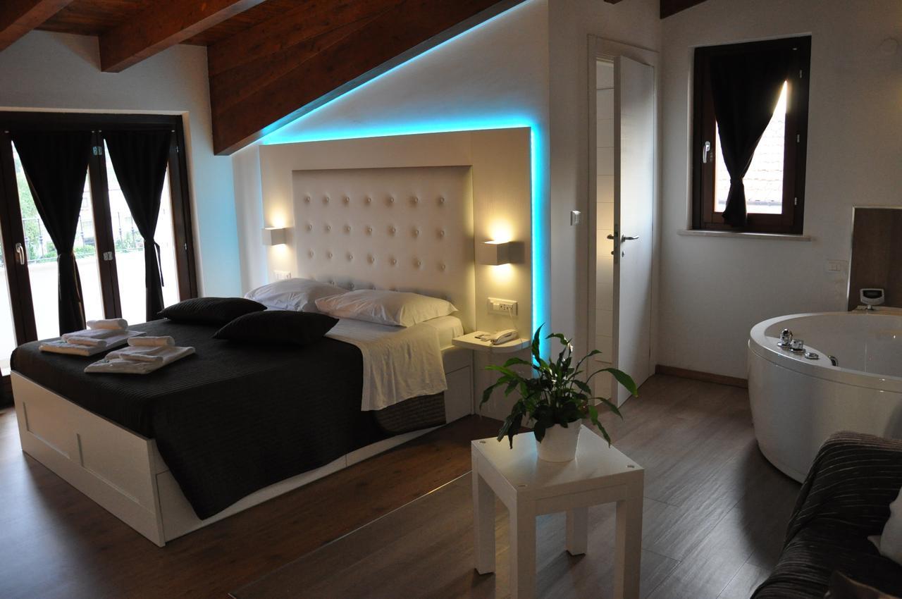 Boutique Hotel E Spa Citta Bianca เปสการา ภายนอก รูปภาพ